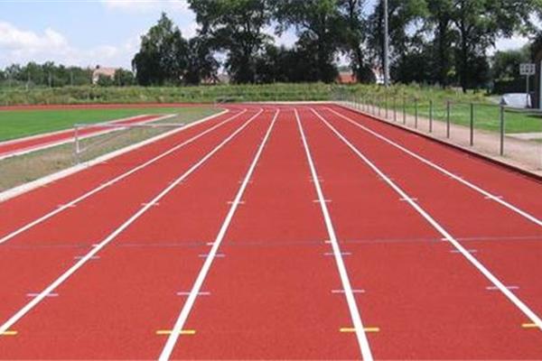 Renovatie kunststof atletiekpiste in PU - Sportinfrabouw NV